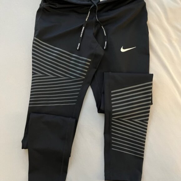 NIKE Dri-Fit Running Legging with Reflective Graphic, Black, Size S - Picture 4 of 5